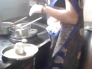 Desi indian Kannada aunty hot navel hip