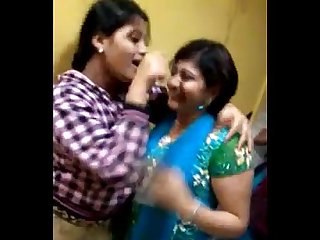 indian amateur girls dancing